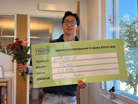 Ville med blommor och prischecken för Merkonomprogrammets bästa pitch 2026